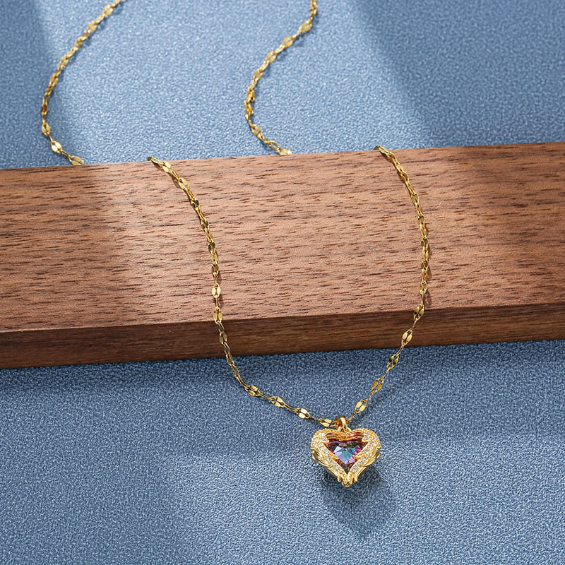Colar Luxury Pingente de Coração Folheado a Ouro
