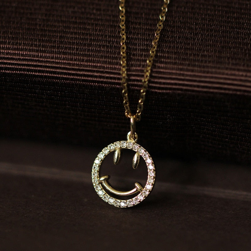 Colar Smile Cravejado em Zircônias Folheado a Ouro