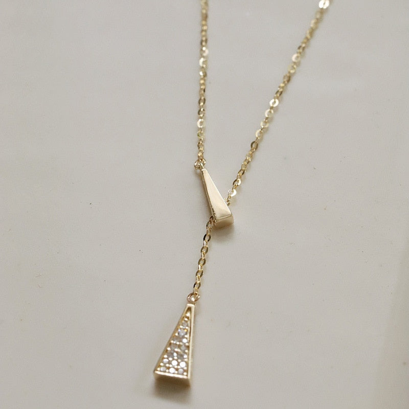Colar Fashion Minimalista Pingente com Zircônias Folheado a Ouro