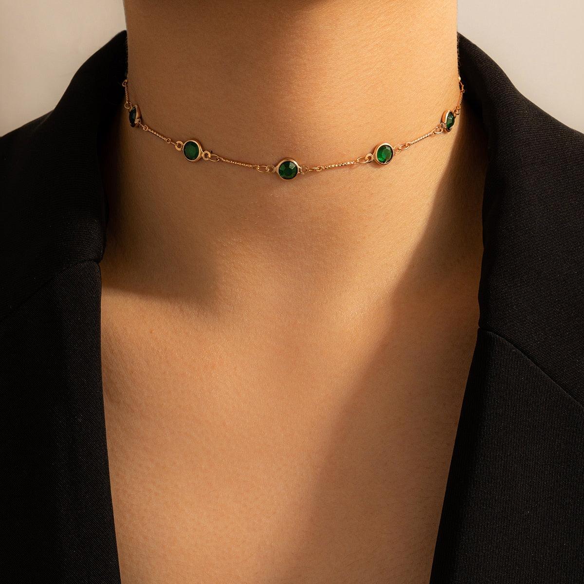 Choker Mymya com pedras de zircônias verde turmalina
