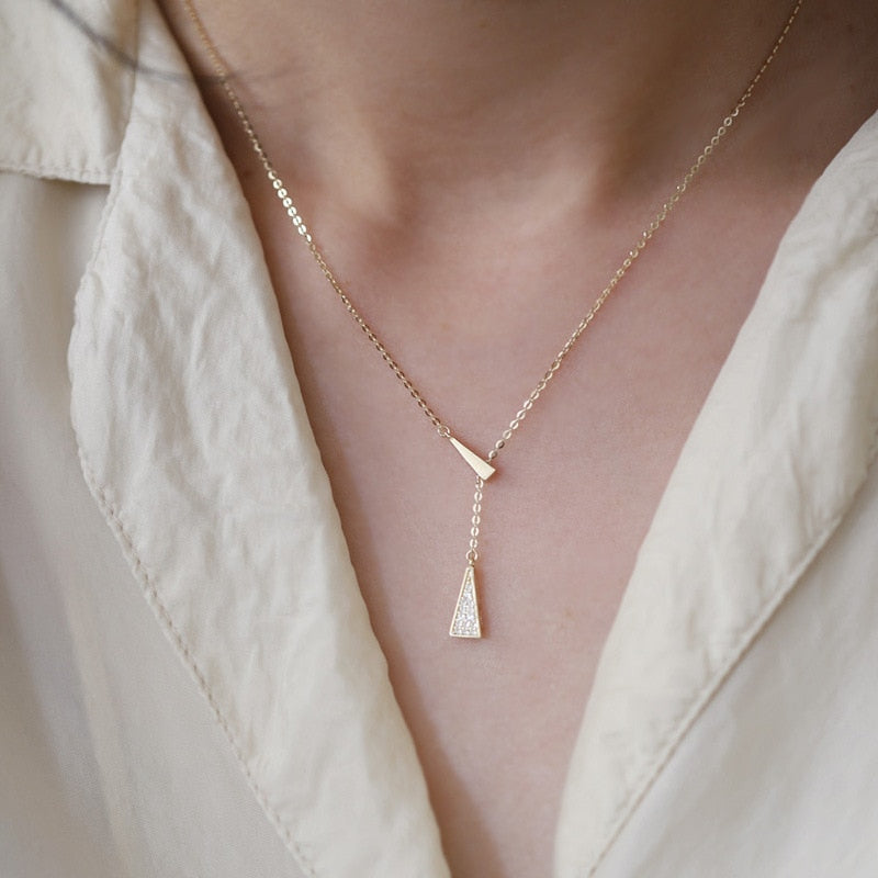 Colar Fashion Minimalista Pingente com Zircônias Folheado a Ouro